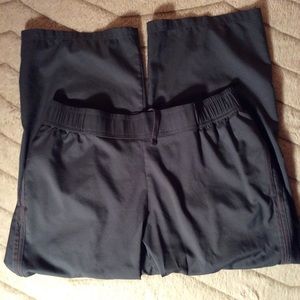 3/$15 Reebok Capri Pants Size Medium